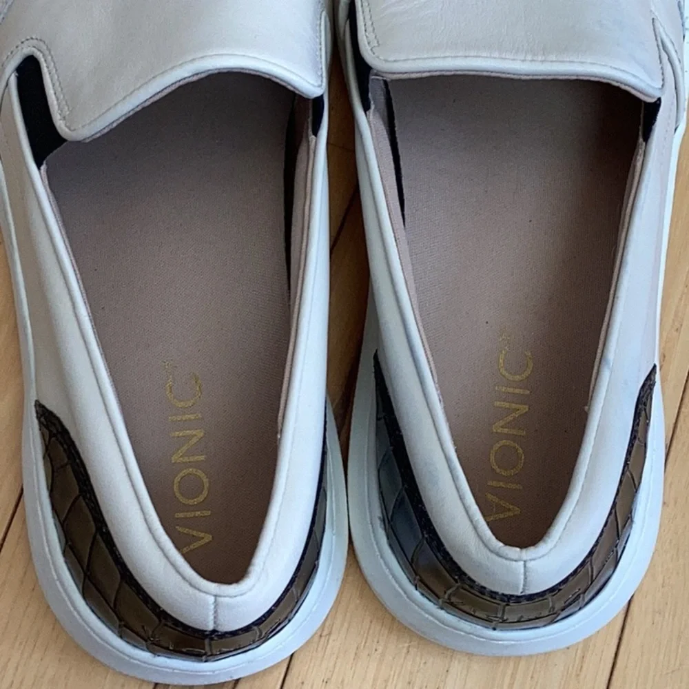Vionic Dinora cream and black Croc or snakeskin Platform Slip On Sneaker
